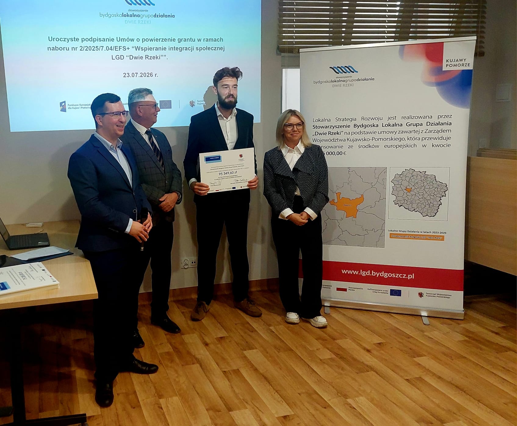 Co czwraty Bydgoszczanin to senior. Powstaną dla nich 22 kluby. Na utworzenie każdego z nich organizatorzy otrzymali po około 100 tysięcy złotych.