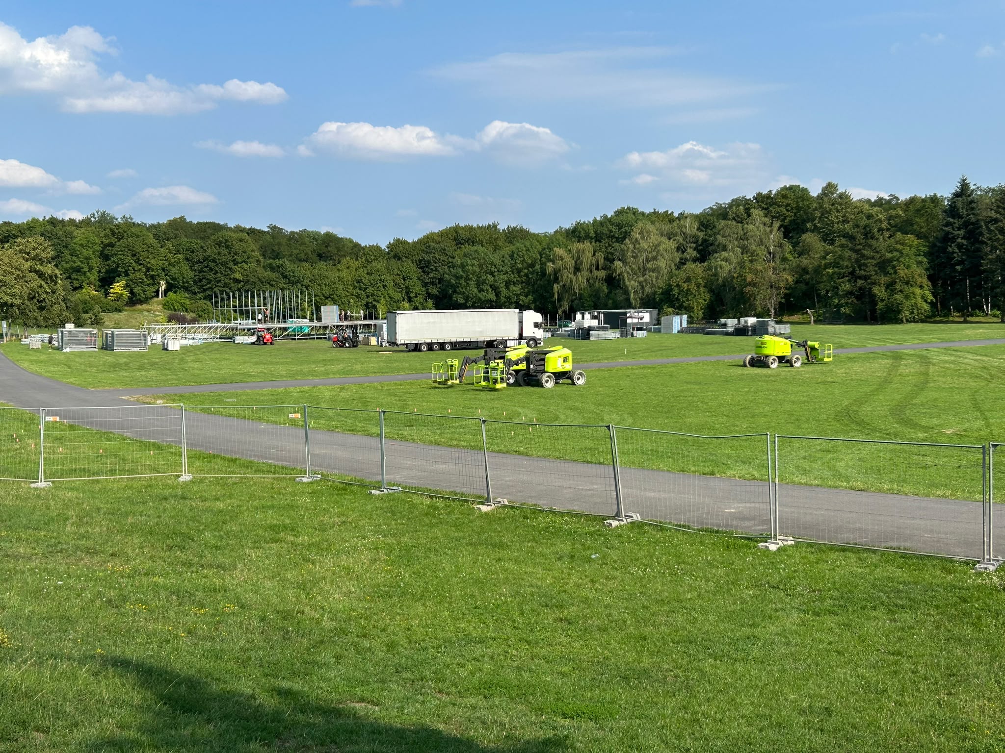 Coraz mniej dostępnej Cytadeli. Trwa montaż infrastruktury BitterSweet Festival