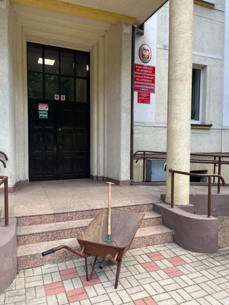 Coraz więcej podpisów pod wnioskiem o referendum. Czy Rada Powiatu Mławskiego straci mandat?