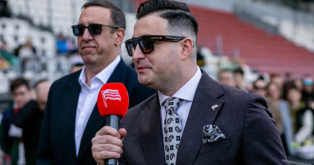 Cracovia zaprezentowała nowe koszulki, a Murat Colak został prezesem