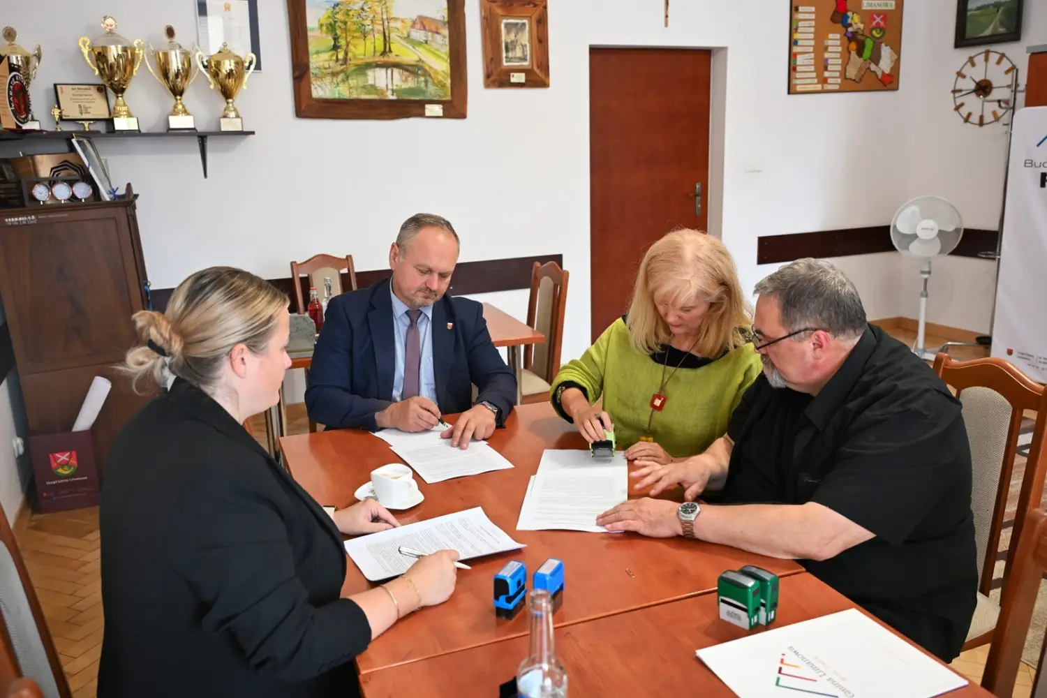 Cztery drogi w gminie Limanowa do przebudowy. Podpisano umowy z wykonawcami