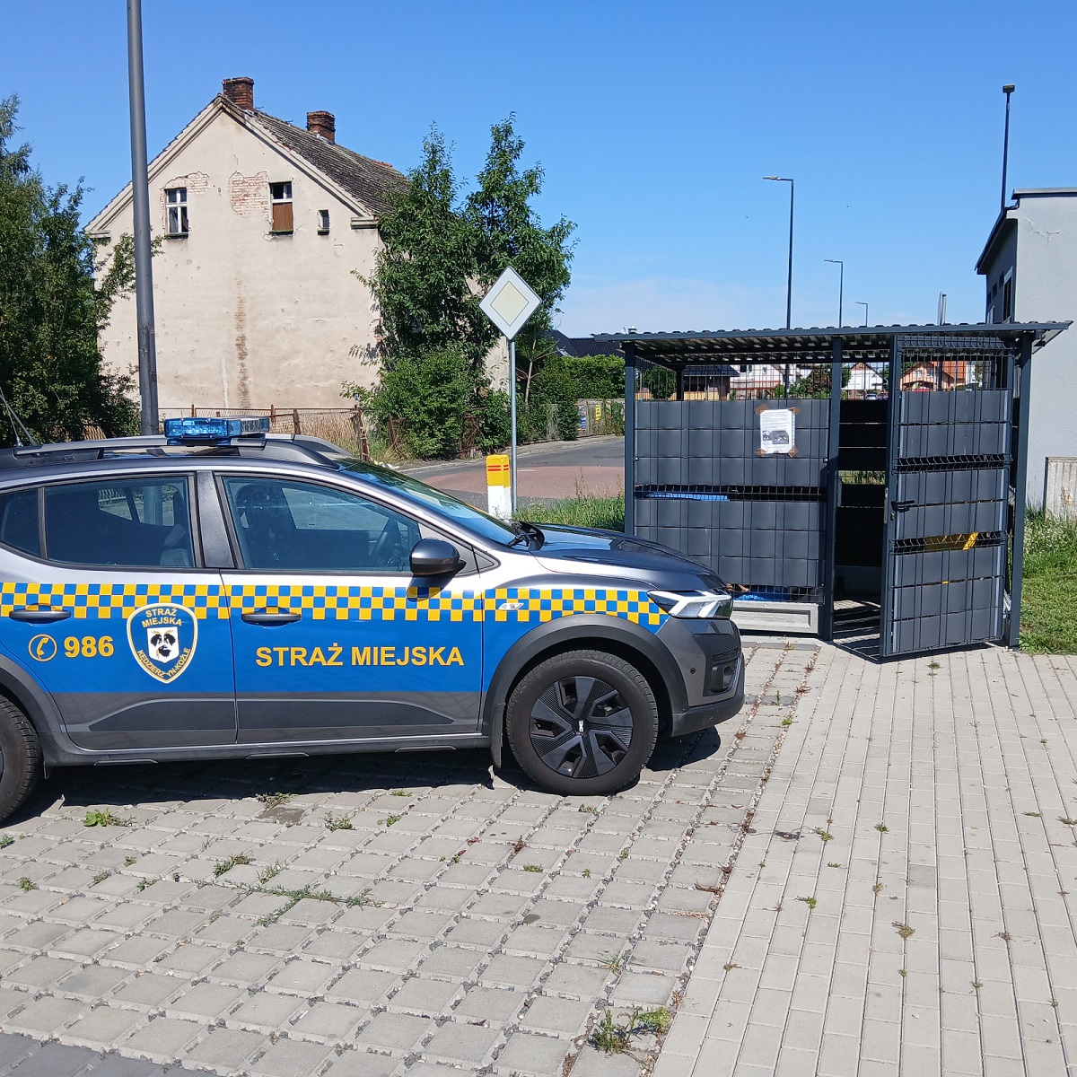 Czujność mieszkańców uratowała seniora