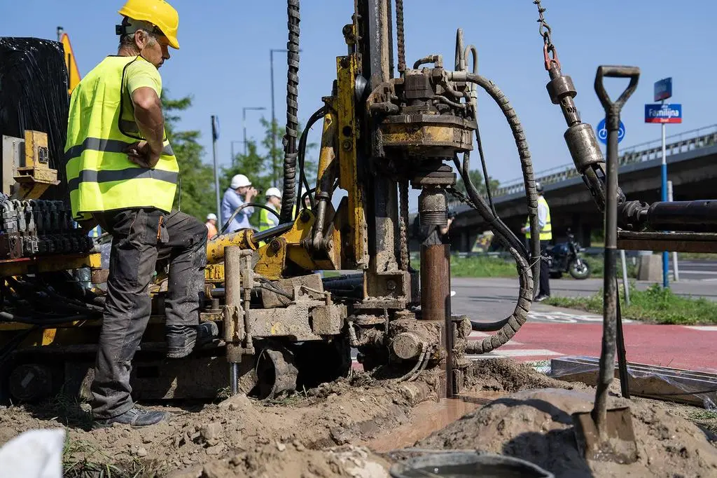 Rozpoczęły się odwierty geologiczne na Białołęce na trasie planowanej linii metra M4