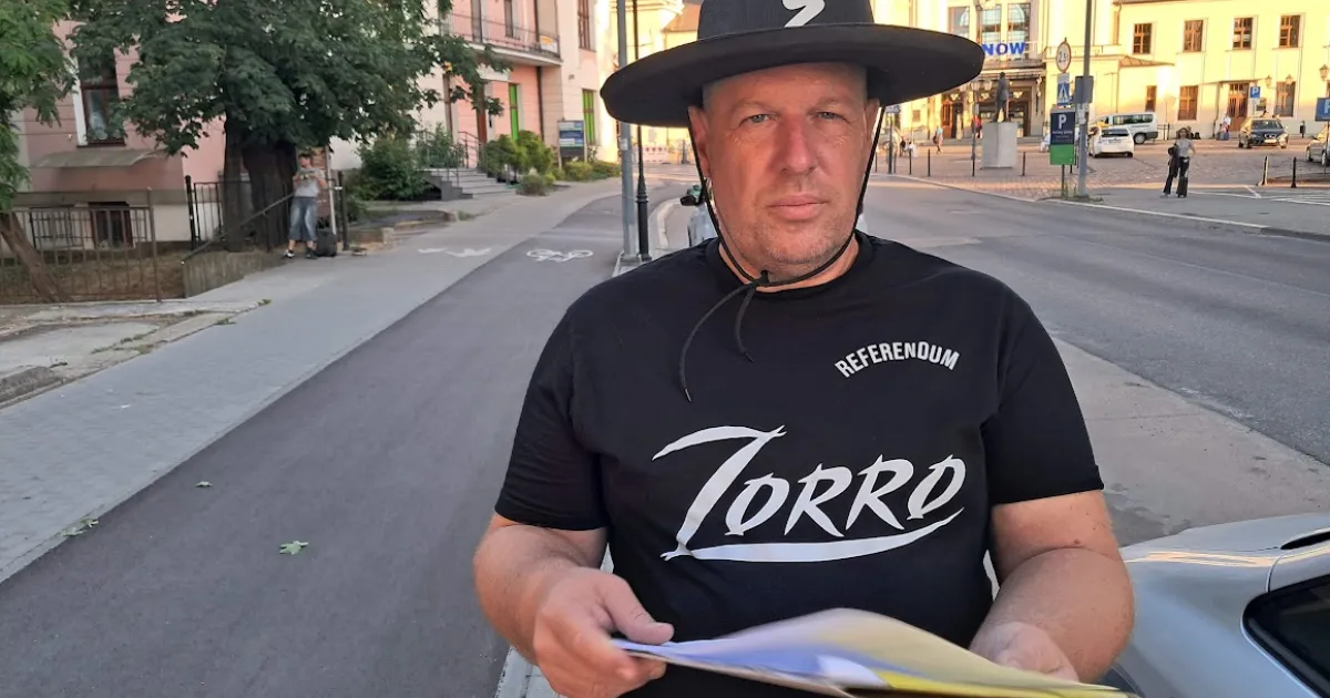 Czy Tarnów aż tak ma dość prezydenta, żeby wydać milion złotych i pójść za Zorro?