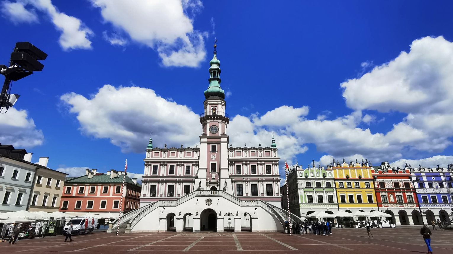 Demografia Dwa pogrzeby na jedne narodziny. Czy cyfrowi nomadzi uratują Zamość przed wymarciem?