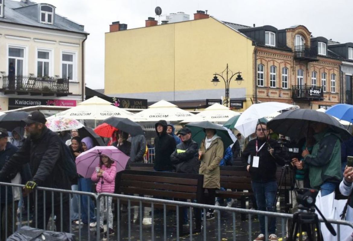 Deszcz z burzami i gradem na bluesa? Ostrzeżenie meteorologiczne