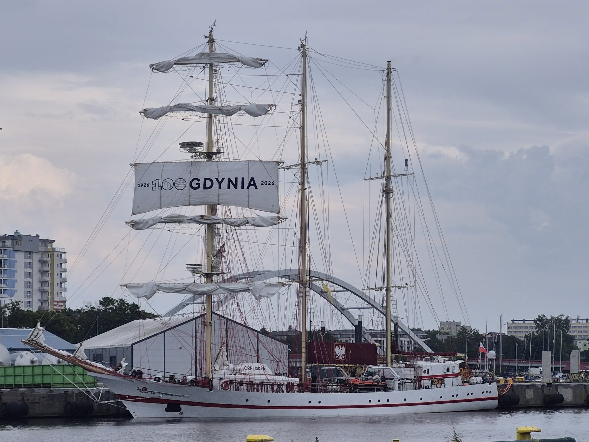 Do portu w Kołobrzegu wpłynął ORP „Iskra”. Wcześniej opłynął kulę ziemską