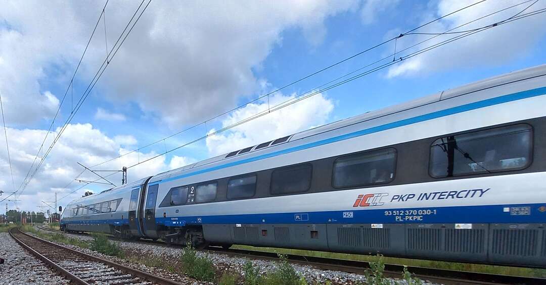 Dobre wieści dla podróżujących pociągami. Od 1 sierpnia z Metrobiletem 30-dniowym można podróżować pociągami PKP Intercity po Metropolii