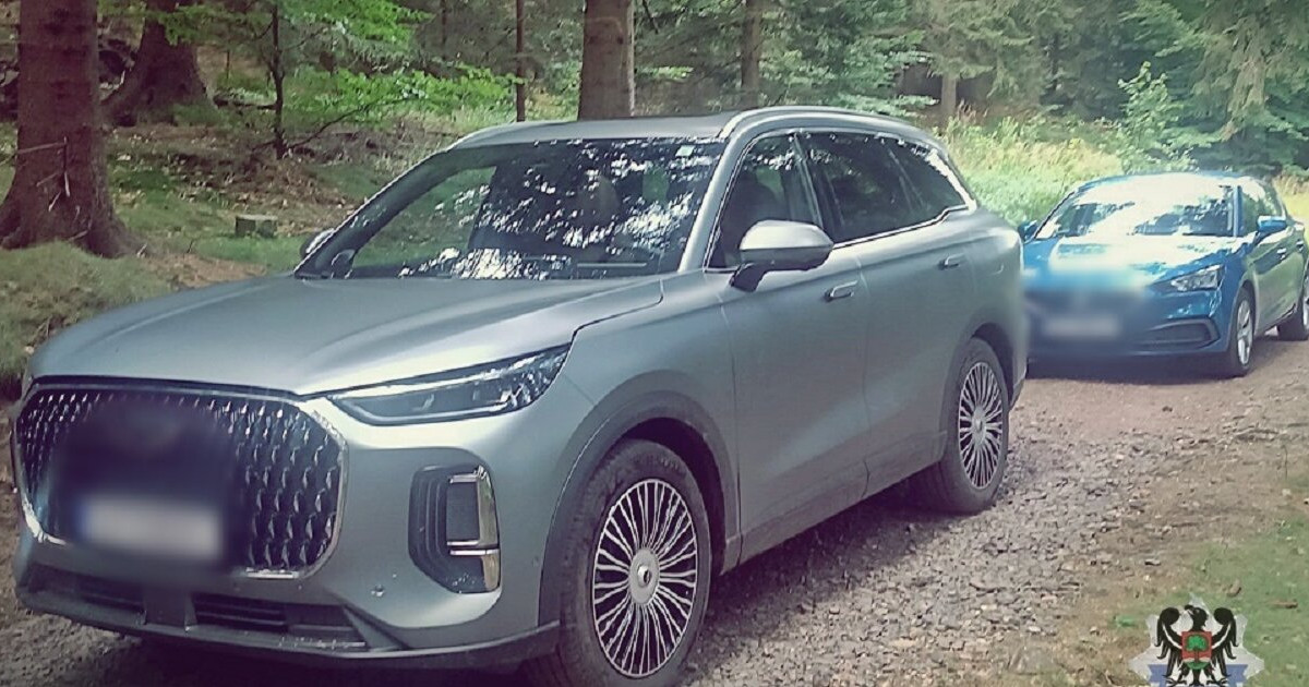 Dokładnie tydzień temu z parkingu przy ul. Niepodległości na wałbrzyskim Podgórzu skradziono samochó...