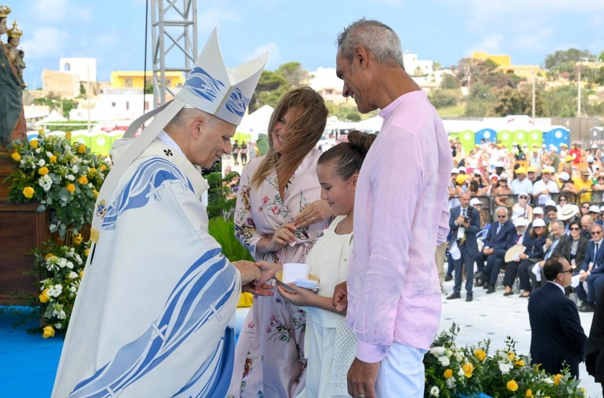 Dokument przed kościelnym szczytem o rodzinie i Amoris laetitia