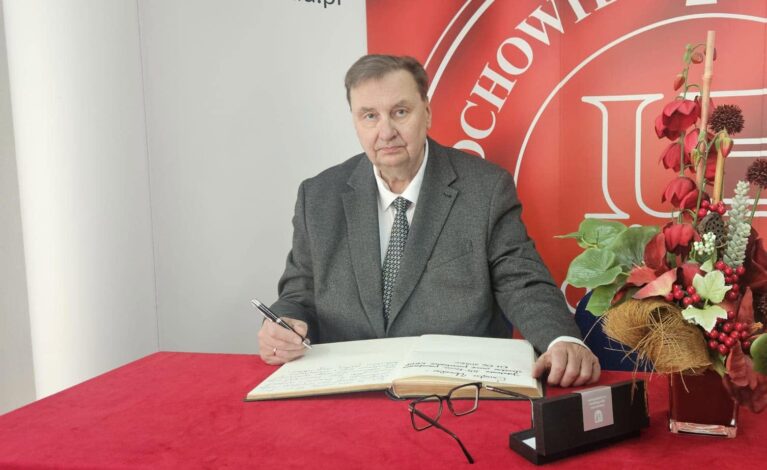 Dotychczasowy poseł PiS Szymon Giżyński dołącza do klubu Rozwój Plus Mateusza Morawieckiego