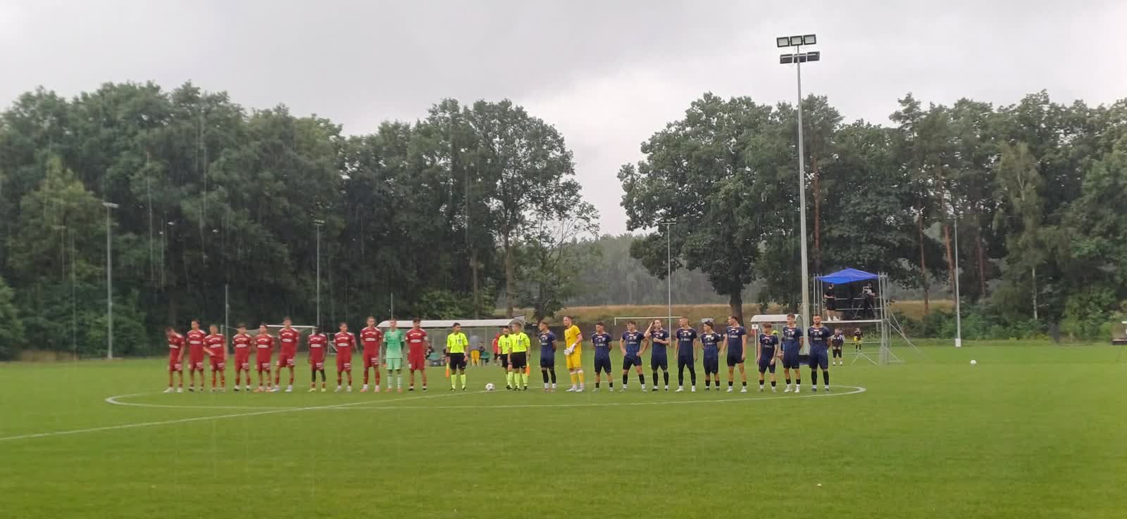 Dwa ciosy „Harego” i Carina zwycięża na inaugurację sezonu