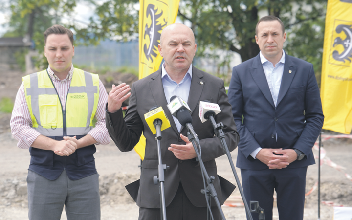 Dwa miesiące do zakończenia rewitalizacji linii kolejowej 319. Wojciech Bochnak: Po blisko 50 latach przywracamy kolej mieszkańcom powiatu strzelińskiego