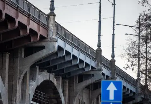 Drogowcy kończą prace przy Moście Poniatowskiego
