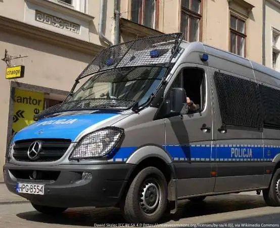 Dziecko, senior lub zwierzę w rozgrzanym aucie. Policja ostrzega