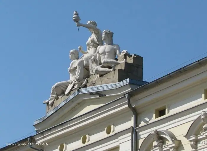 Dzielnicowi od stu lat blisko mieszkańców. Policjanci świętowali w Pabianicach