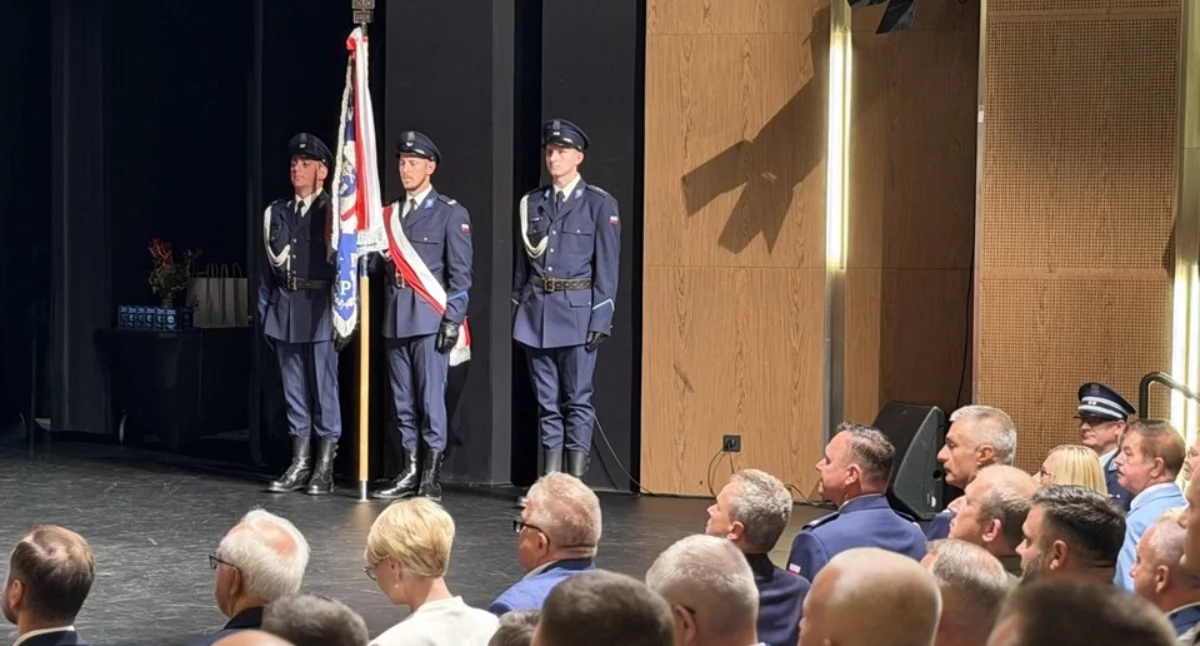 Dzisiaj Awanse, wyróżnienia i podziękowania za słu…