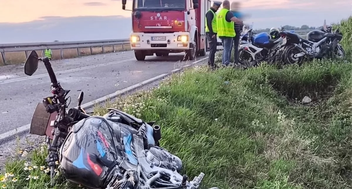 Dzisiaj Motocykl uderzył w barierę i stanął w ogni…