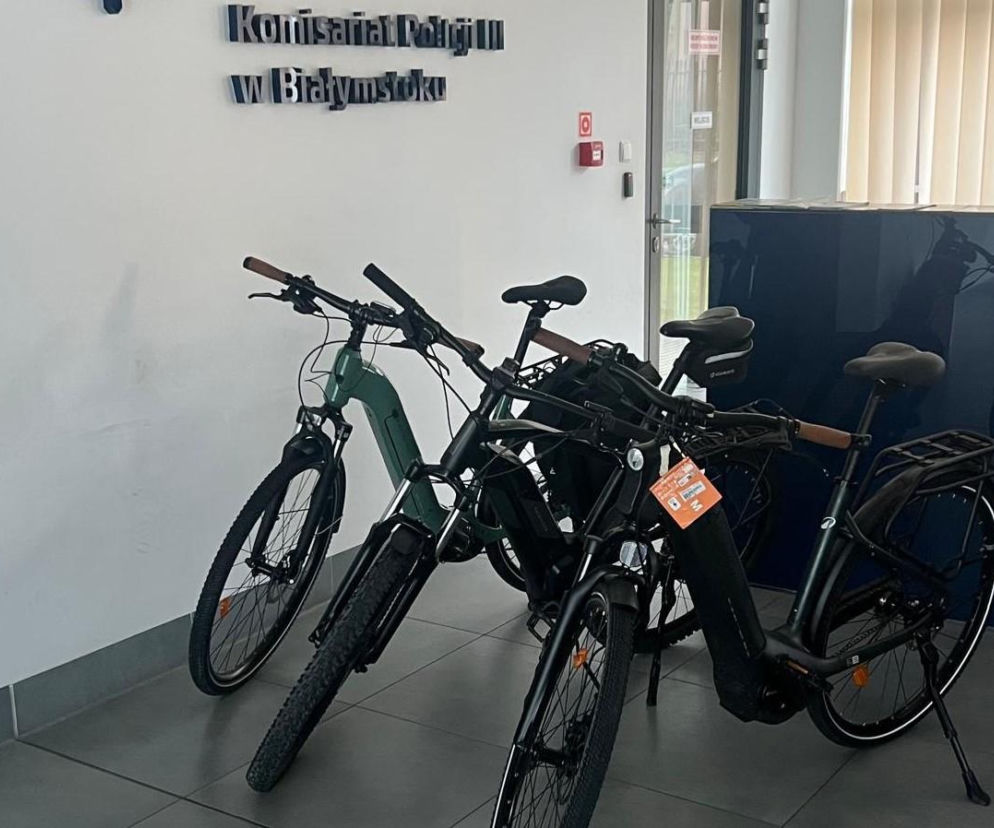 Skradzione rowery elektryczne w Komisariacie Policji III w Białymstoku. O zatrzymaniu złodzieja przeczytasz na Eska Białystok.