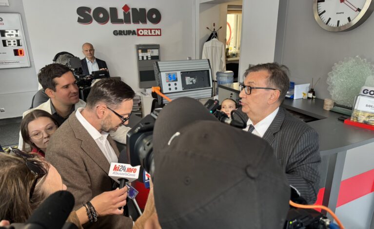 Europoseł Daniel Obajtek próbował wejść do zakładu IKS „Solino”, doszło do przepychanek