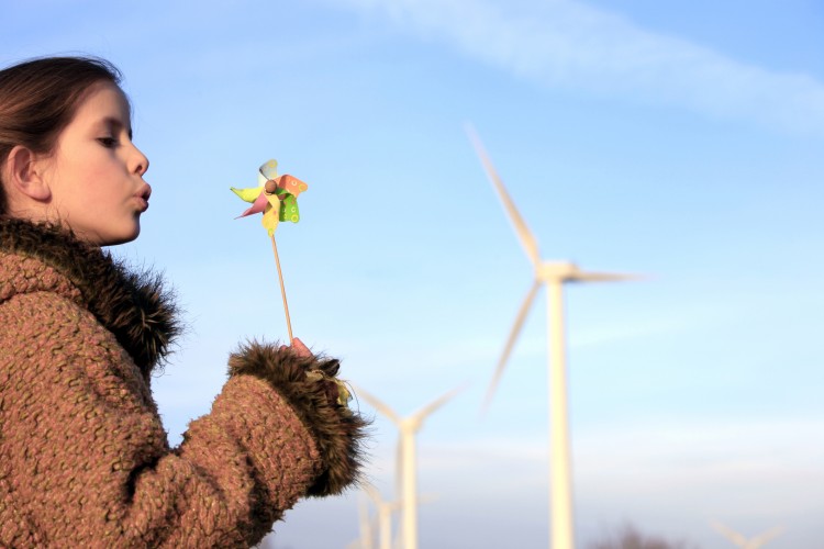 Fakty i liczby o farmach wiatrowych. Co zyskają mieszkańcy?