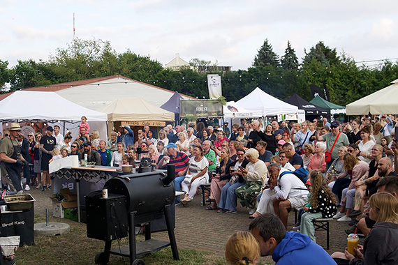 Festiwal Smaków przyciągnął tłumy. W niedzielę wydarzenie trwa jeszcze od godziny 12:00 do 23:00