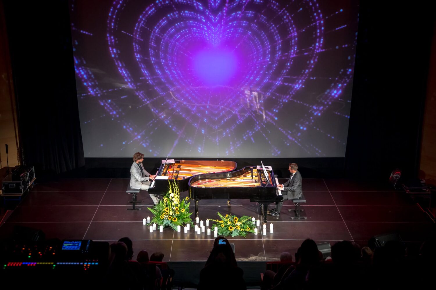 Filmowe przeboje i owacje na stojąco. Wyjątkowy koncert w Powiatowym Kampusie Kultury