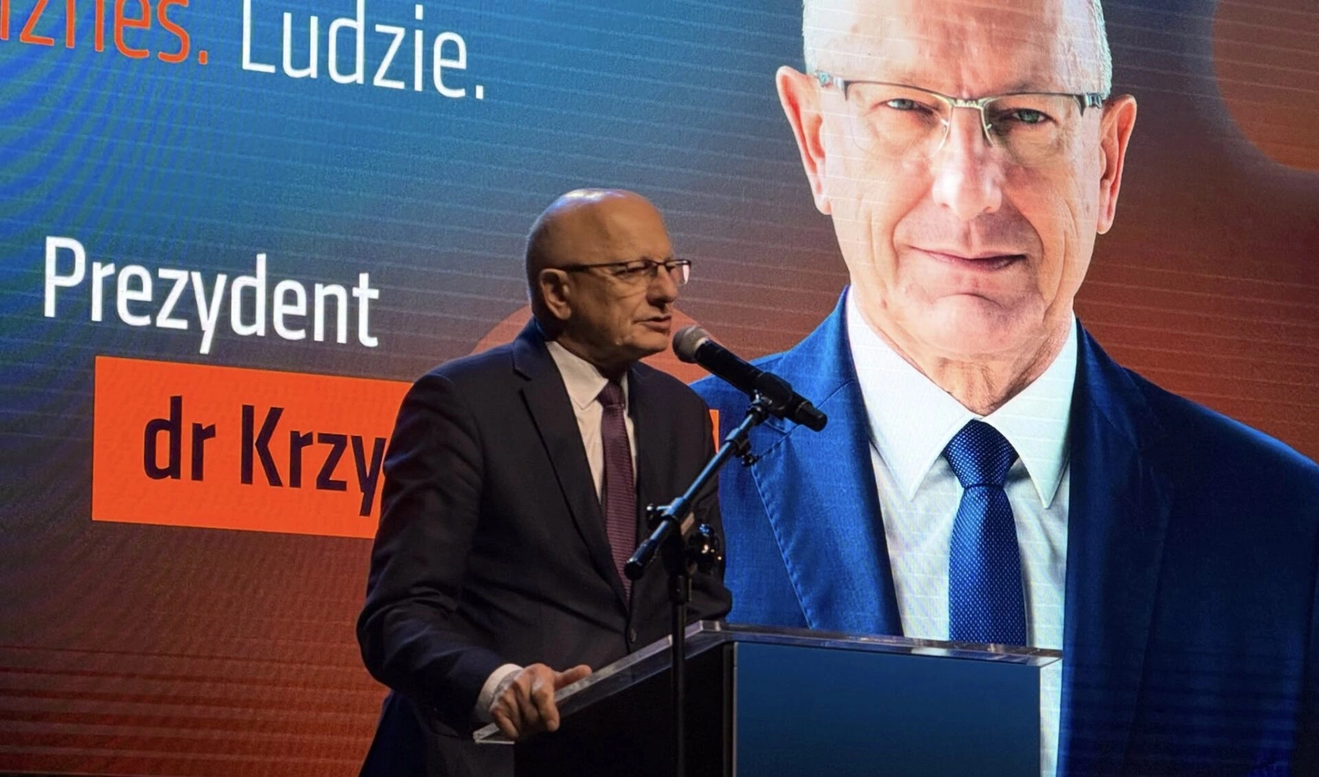 Gdzie płacił za śmieci? Gdzie było jego centrum życiowe? Obywatel Skiba nie odpuszcza prezydentowi Żukowi