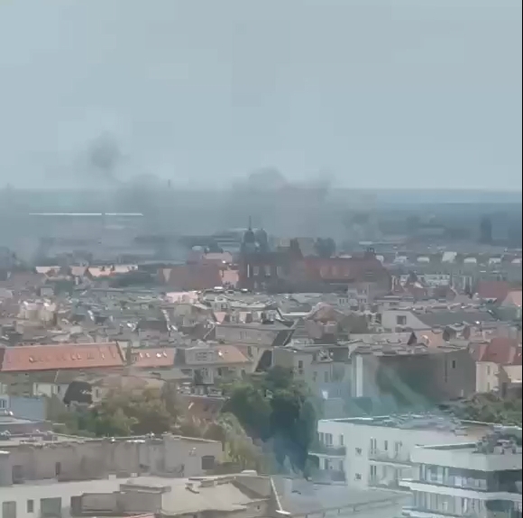 Gęsty dym nad Poznaniem. Pięć samochodów w ogniu