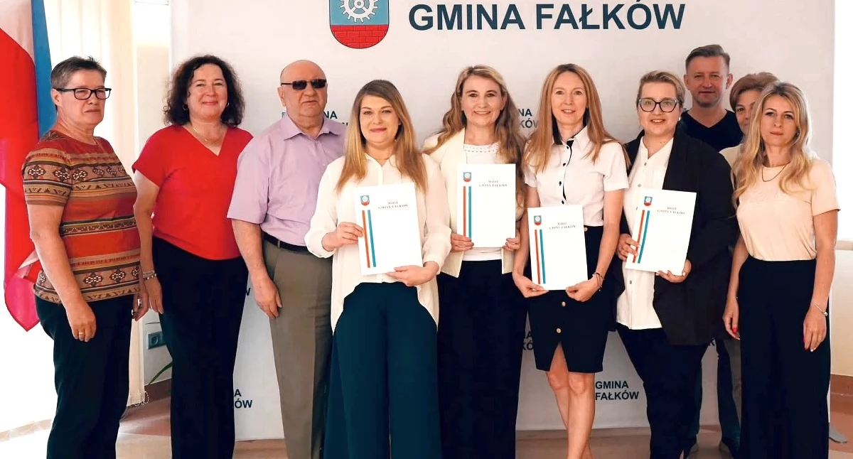 GMINA FAŁKÓW. Cztery nauczycielki z awansem zawodowym