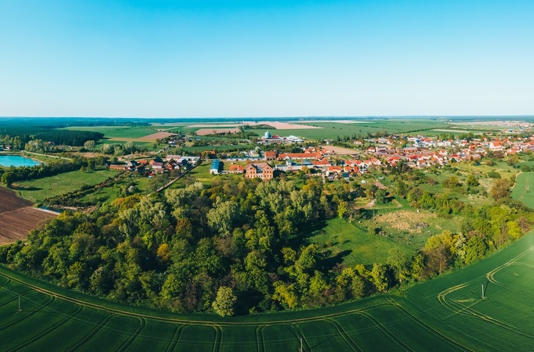 Gmina Kotla sprzedaje działkę i mieszkanie. Ogłoszono przetargi