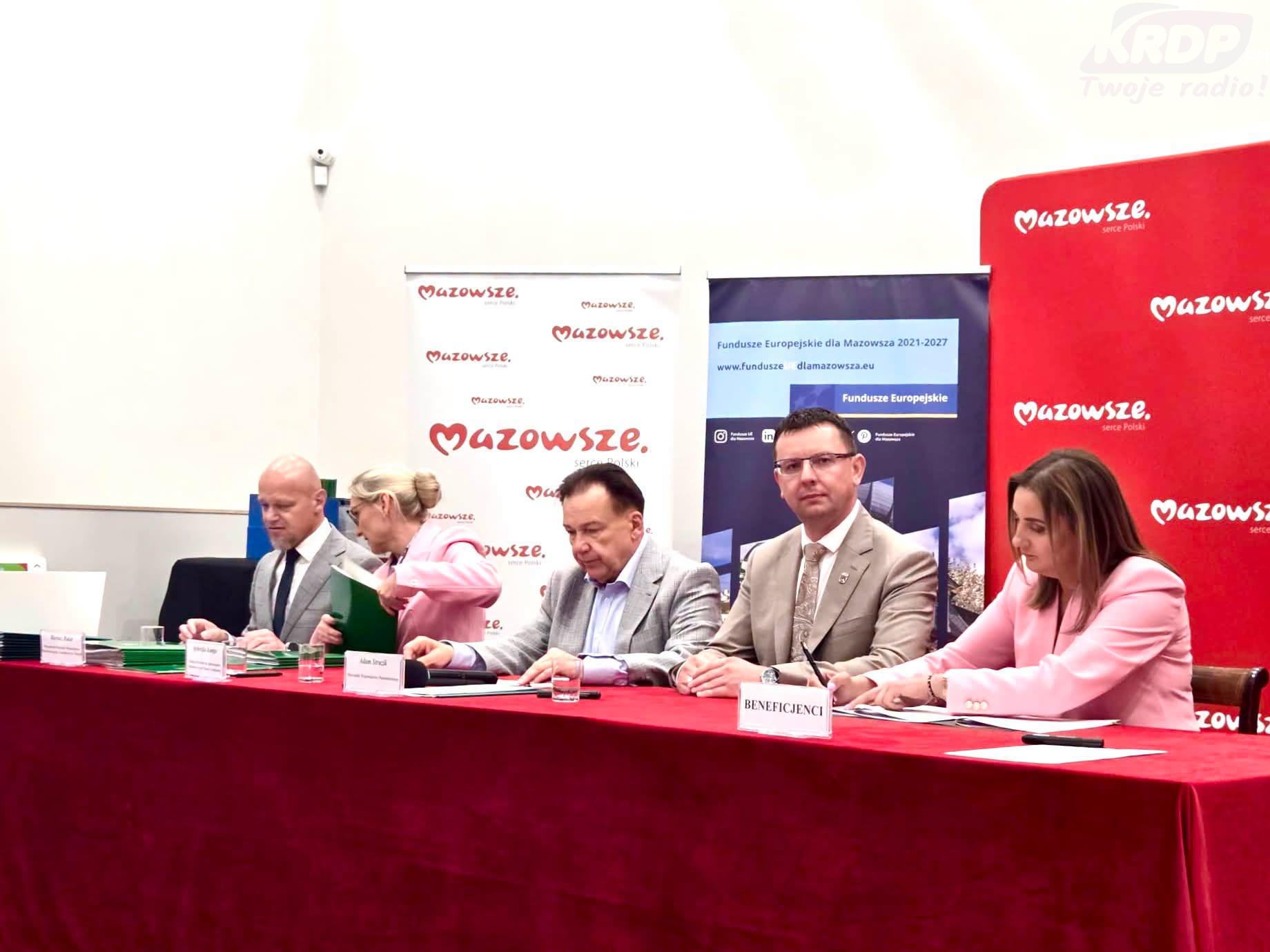 Gmina Ojrzeń modernizuje drogi i przydomowe oczyszczalnie ścieków