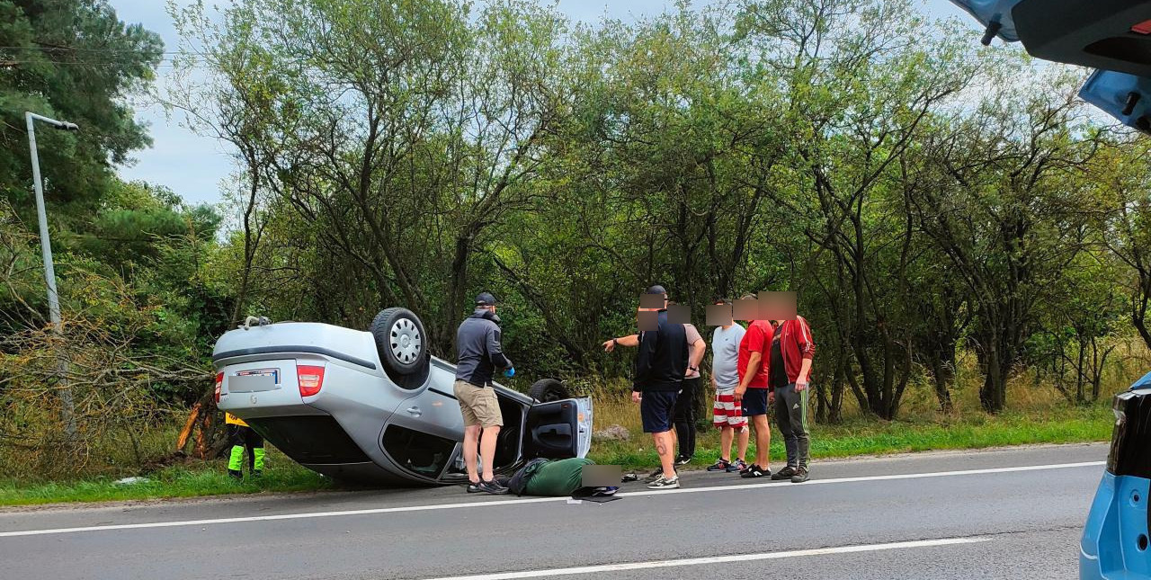 Gnieźnieńska: dachował samochód