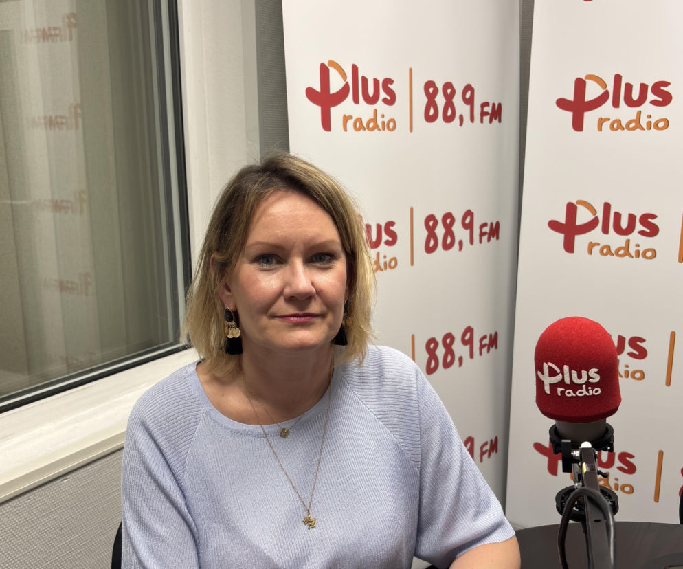 Beata Manios z Inspekcji Handlowej w studiu Radioplus. O kontrolach zabawek i ubrań przeczytasz na Radioplus.