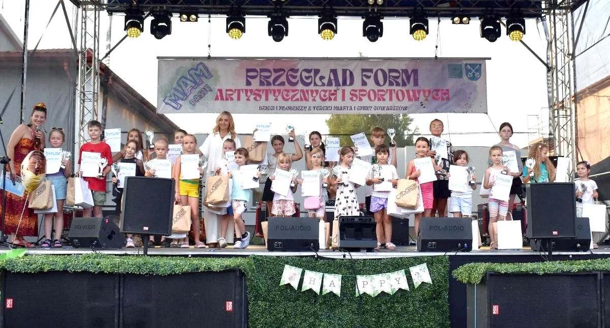 GOWARCZÓW. Zaprezentowali się młodzi ludzie pełni talentu i artystycznej energii. Przegląd Mam Pasję rozstrzygnięty