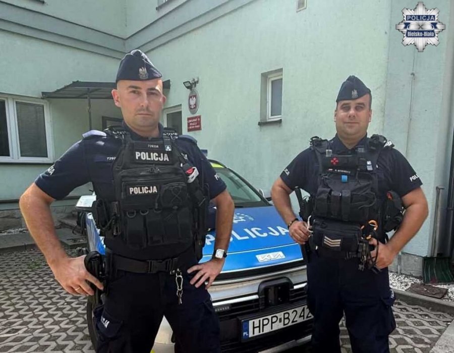 Groziła, że odbierze sobie życie. Dramatyczna akcja bielskich policjantów w masywie leśnym - foto