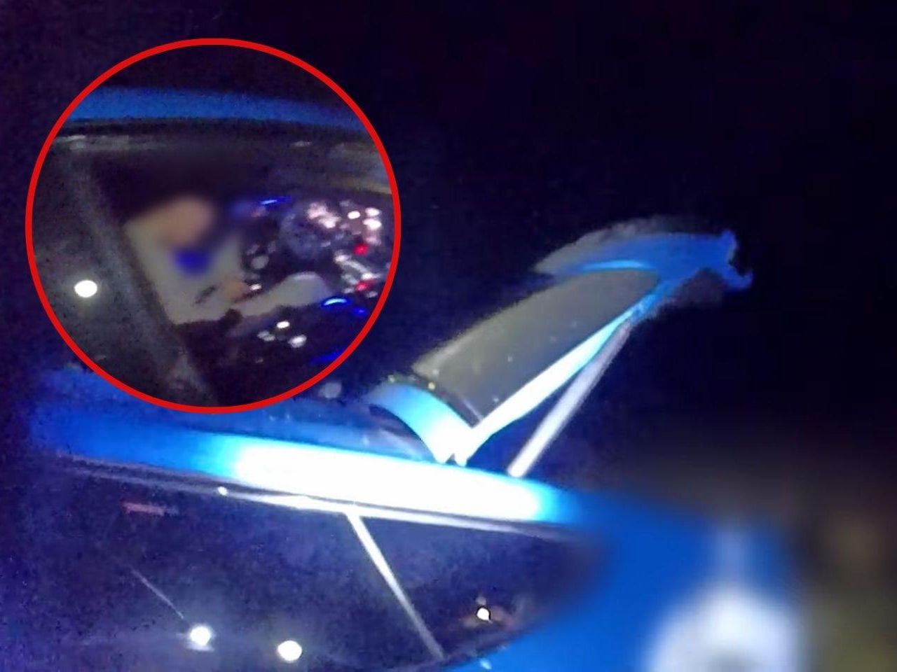 Groźny wypadek na Pomorzu. Policjanci wybijali szyby, by wyciągnąć 24-latka z roztrzaskanego Audi