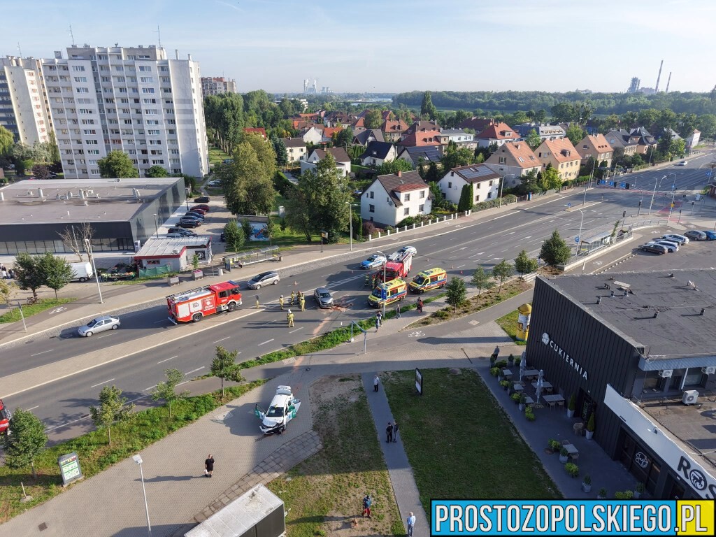Groźny wypadek na ul. Niemodlińskiej w Opolu. Dwie osoby trafiły do szpitala