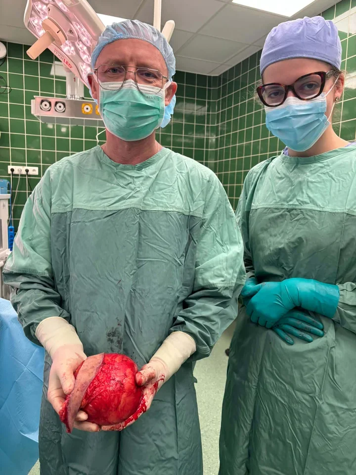 Guz piersi ważył 1,2 kg. Chirurdzy z Zielonej Góry wykonali serię trudnych operacji