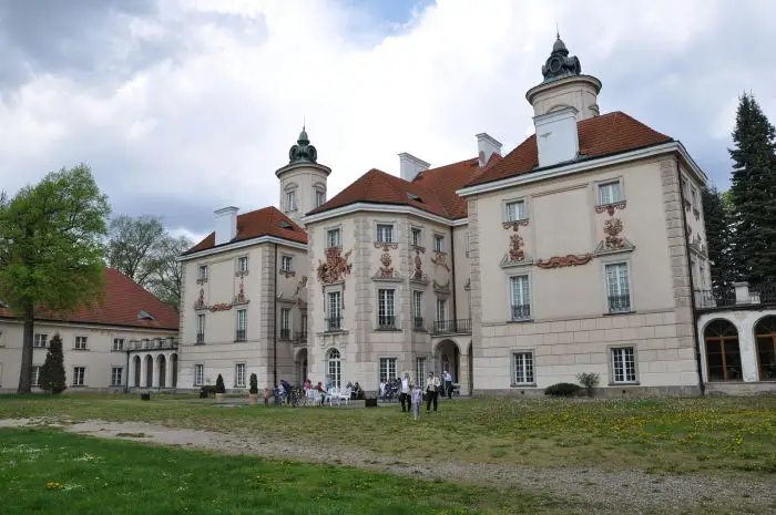 Historia Mazowsza pod chmurką. Wystawa na skwerze w Karczewie