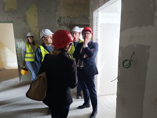 Historyczny budynek przy Bronowickiej 3 zmienia się w nowoczesne Centrum Interwencji Kryzysowej