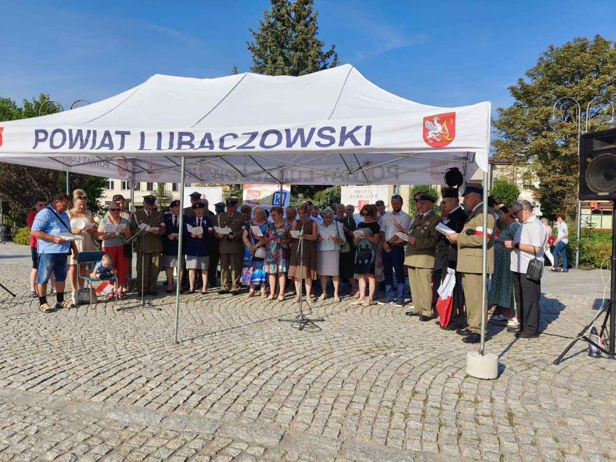 Hołd dla Powstańców Warszawskich w sercu Lubaczowa