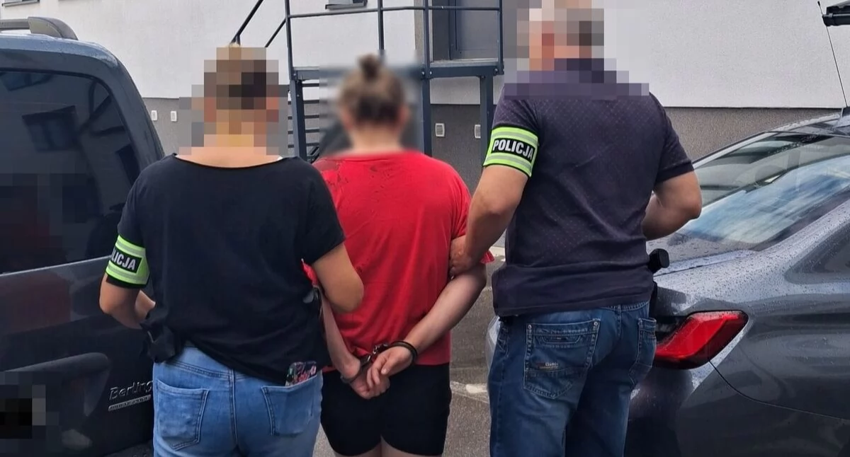 HORROR NA DRODZE! Wjechała volkswagenem w matkę z dwójką małych dzieci. Trzy śmigłowce LPR w akcji, 27-latka już w areszcie! 1