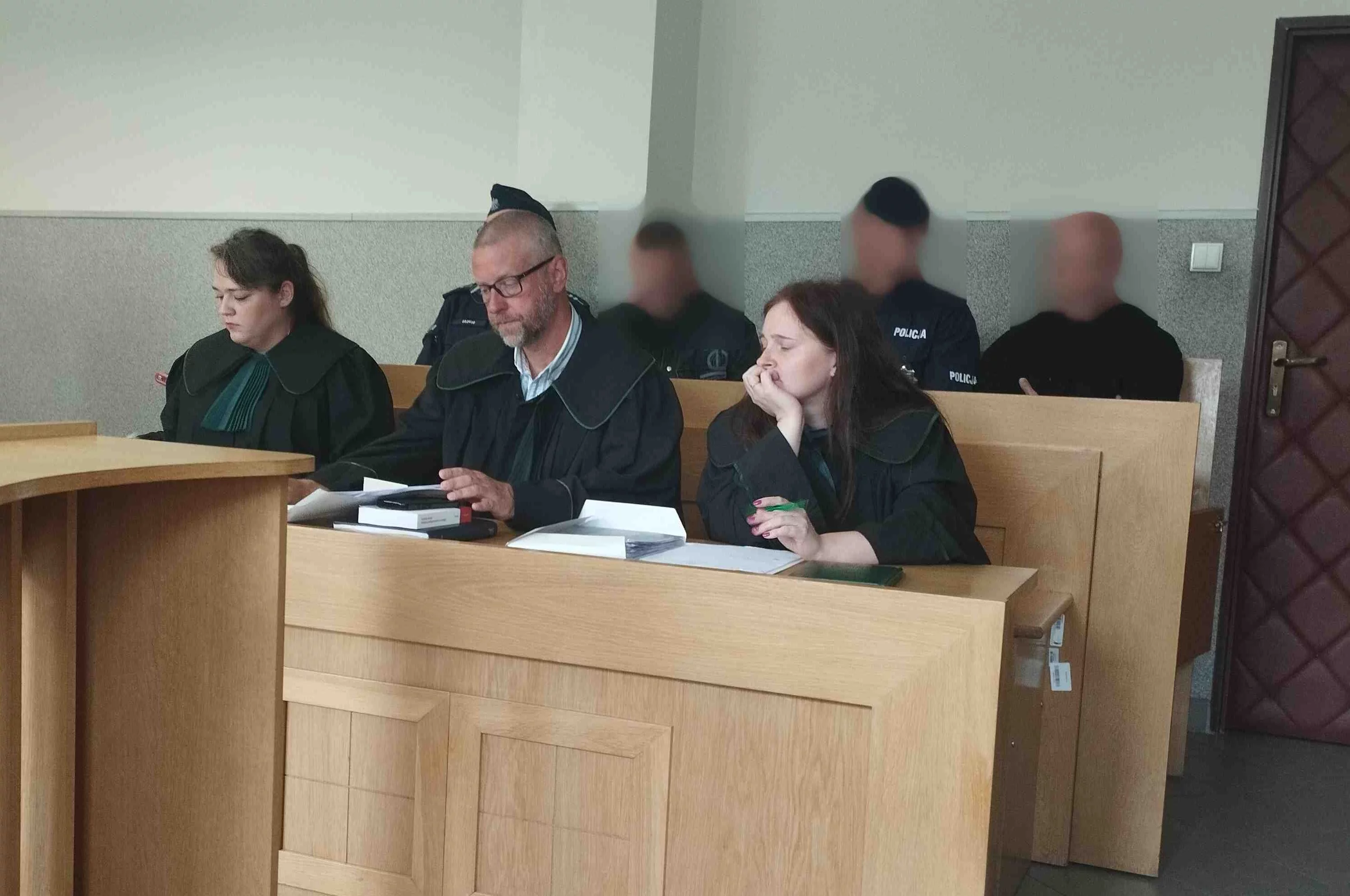 Horror w mieszkaniu. Torturowali 37-latka przez trzy dni!