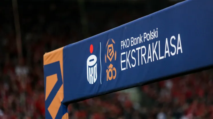 Brama reklamowa przed wyjściem piłkarzy na boisko