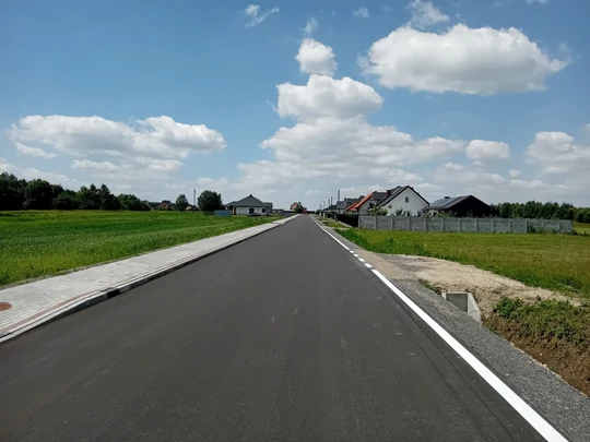 „Przebudowa drogi publicznej klasy Z, kategorii powiatowa Nr 1 182R relacji Brzeźnica – Radomyśl Wielki w km 17+772,50 – 18+472,50 w miejscowościach Ruda i Radomyśl Wielki”