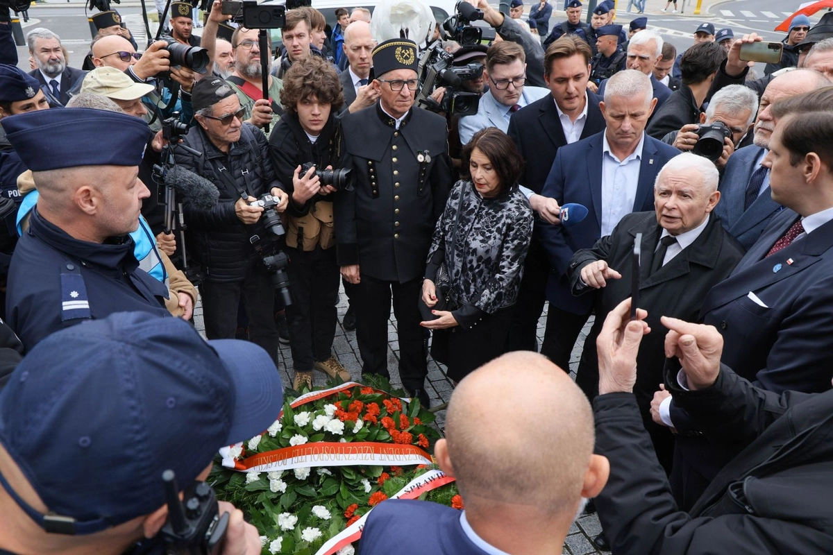 Jarosław Kaczyński nie został dopuszczony pod pomnnik brata