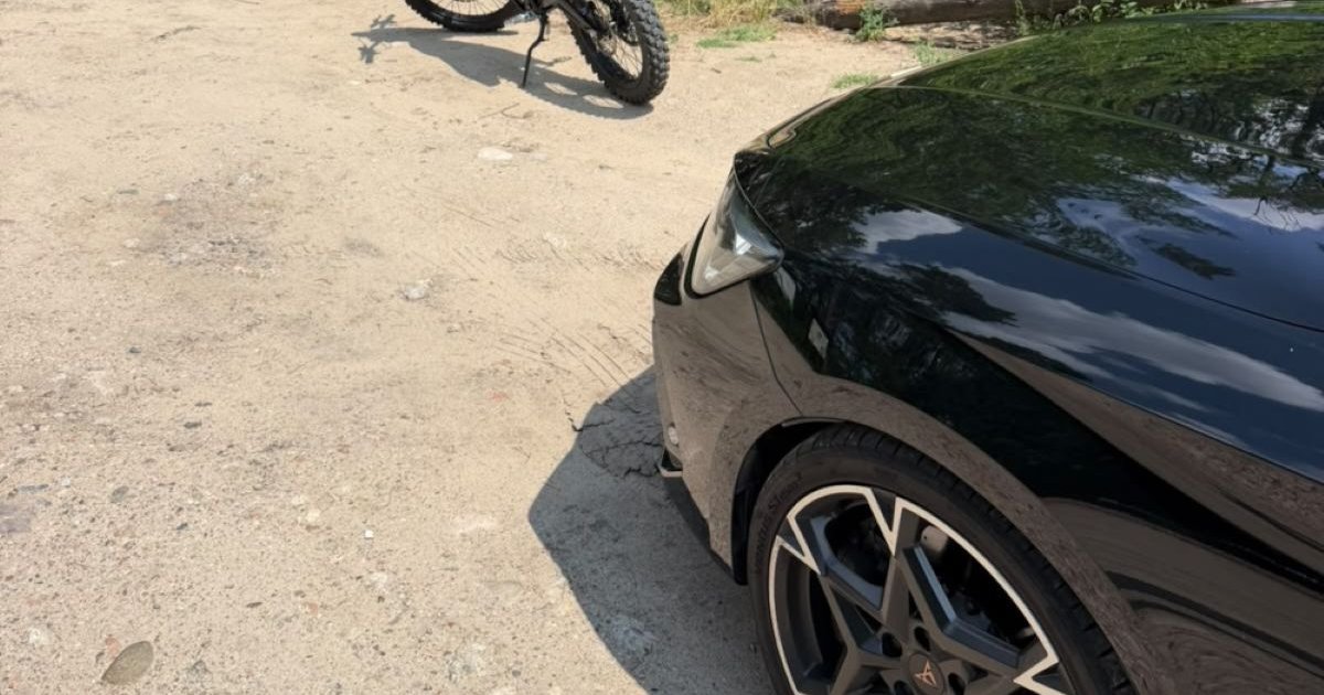 Jechał elektrycznym jednośladem po ścieżce rowerowej. 31-latek odpowie przed sądem