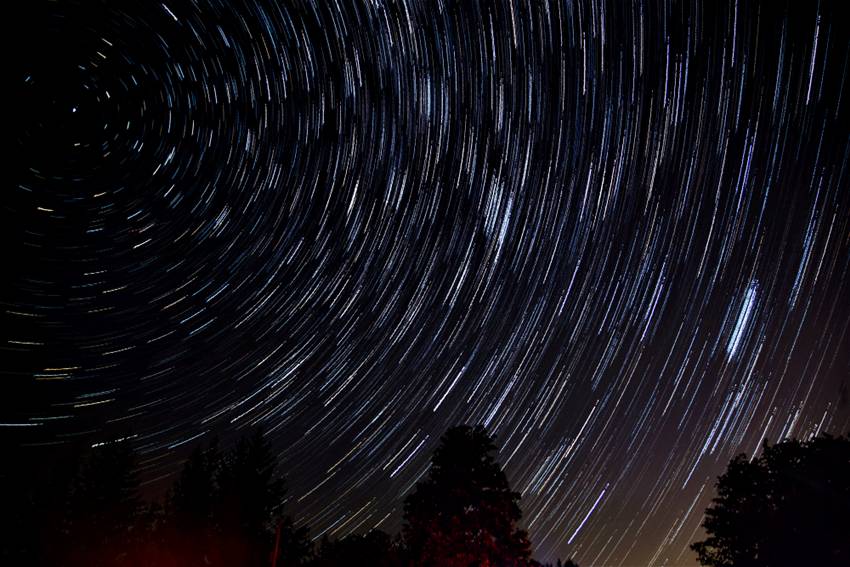Jedna noc, dwa podniebne spektakle. Przed nami Noc Perseidów w Stradomi Wierzchniej