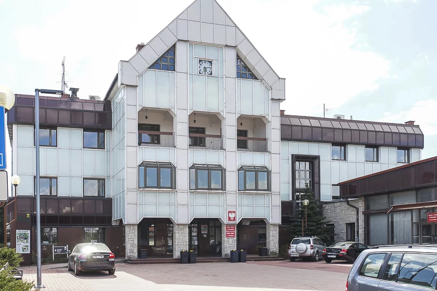 Jest praca w najbogatszej gminie w Polsce. Wynagrodzenie blisko 11 tys. zł i liczne dodatki